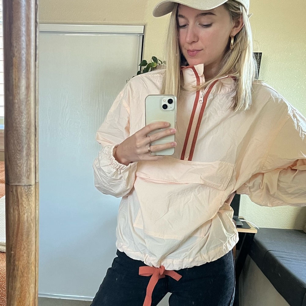 Levi’s Windbreaker - size small